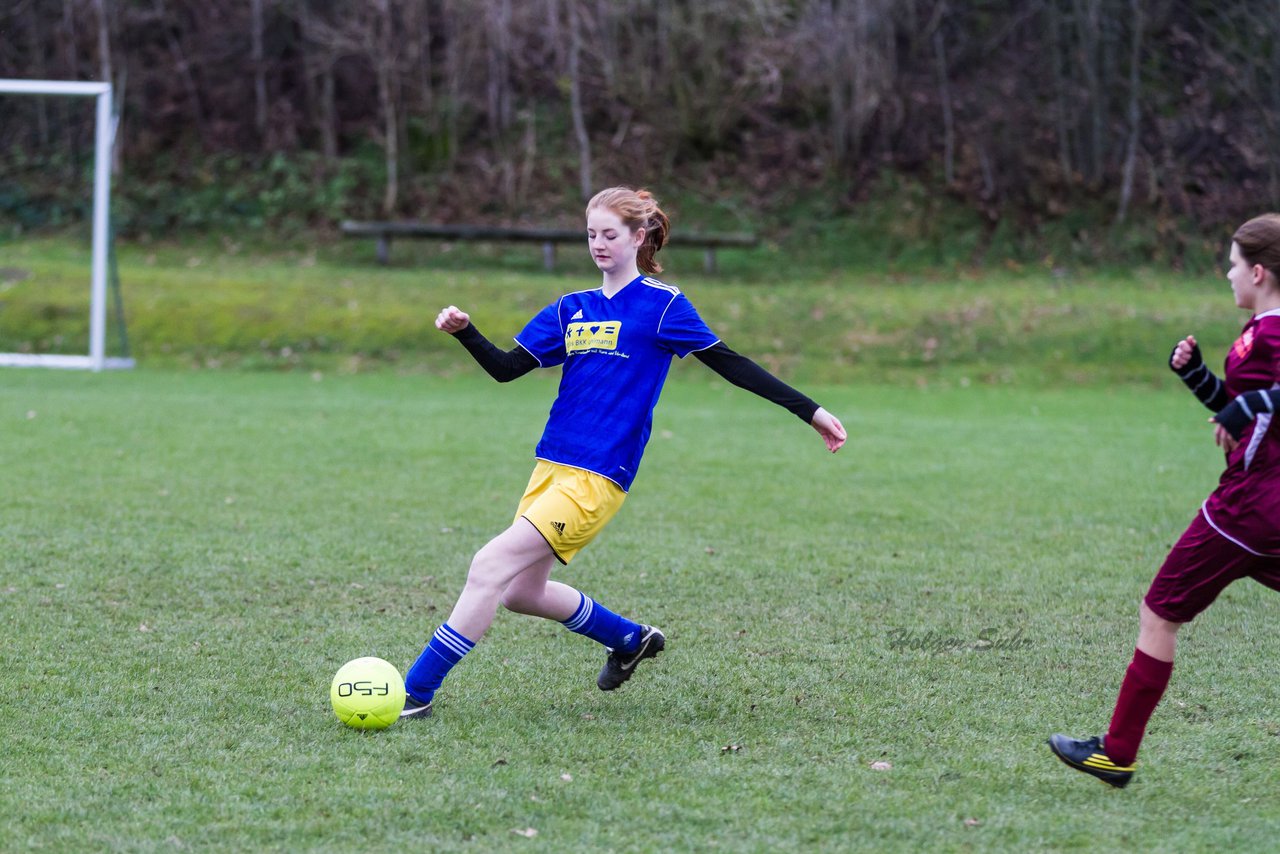 Bild 100 - B-Juniorinnen TSV Gnutz o.W. - SV Henstedt Ulzburg II : Ergebnis: ca. 5:0